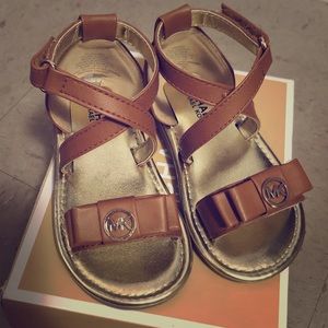 Michael Kors Lil Sandra toddler sz 6